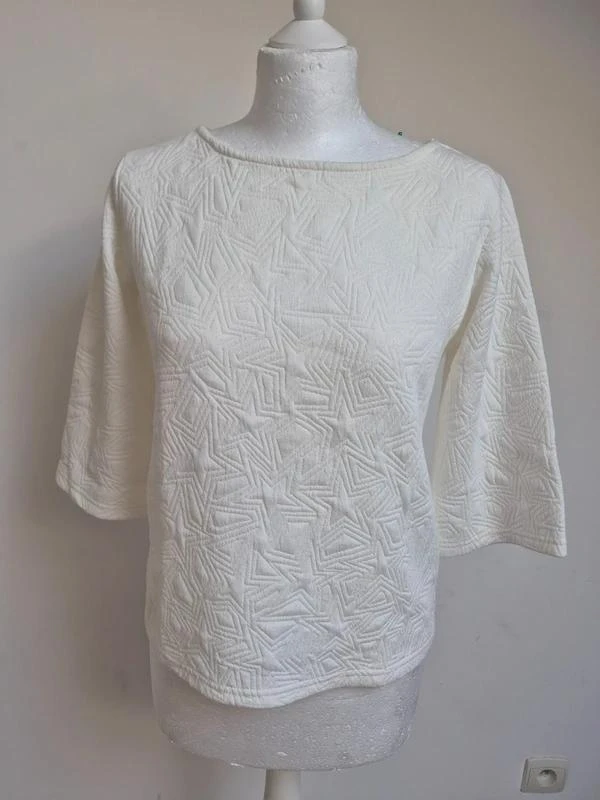 Atmosphere Pull blanc texturé motif étoiles XS 34